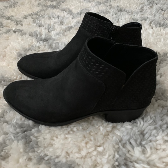 brintly leather ankle bootie